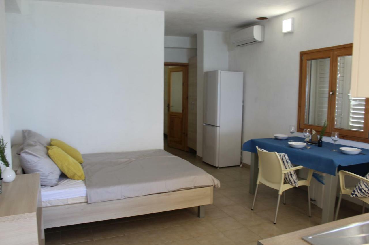Apartments Andrea Vela Luka Extérieur photo